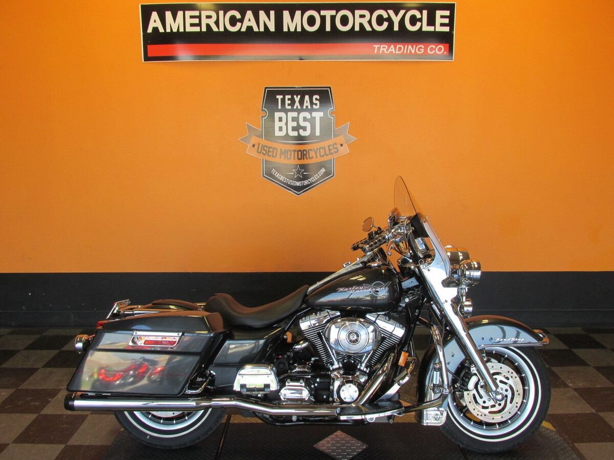 2005 Harley-Davidson Road King Twin Cam motorcycle